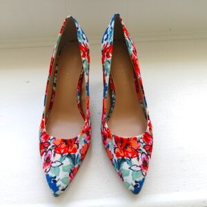 New Kelly & Katie 🏵️ Flower Fabric Pumps with 3.5" covered heel.Size 8
